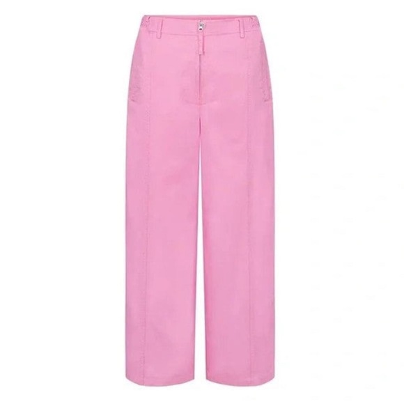 SKIMS
Outdoor Woven Pant. These do run big. More pictures as I have steamed them - Picture 3 of 8